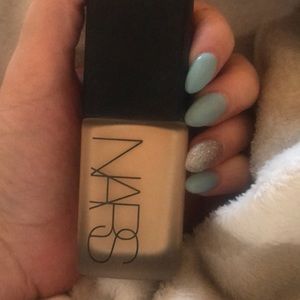 NARS Sheer Matte Foundation - shade light 6 Ceylan